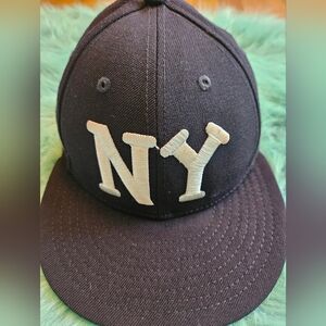 New Era New York Black Yankees Size 7
